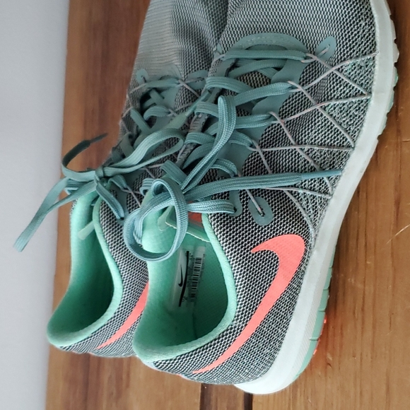 Nike Flex Fury 2 running shoes - Picture 1 of 7